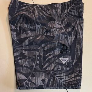 Columbia PFG Men’s 42 Black and Gray Swim Trunks w/ Bottle Opener